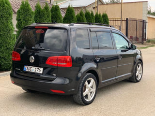 Volkswagen Touran foto 3