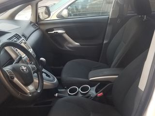 Toyota Verso foto 5