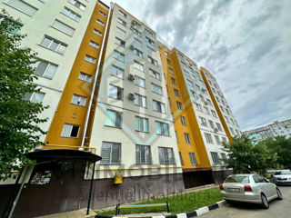 Apartament cu 2 camere, 72 m², Centru, Ungheni foto 2