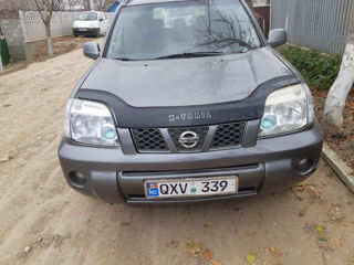 Nissan X-Trail foto 1