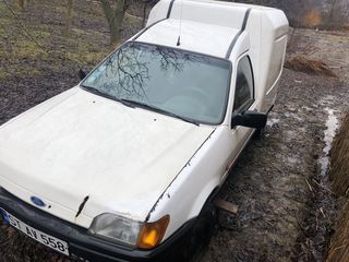 Ford Courier foto 4