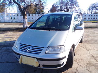 Volkswagen Sharan foto 1