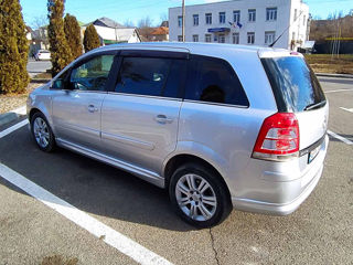 Opel Zafira foto 2