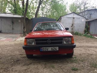 Opel Kadett foto 7