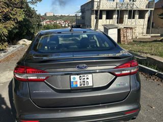 Ford Fusion foto 2