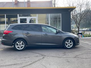 Ford Focus Wagon foto 8