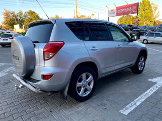 Toyota Rav 4 foto 4