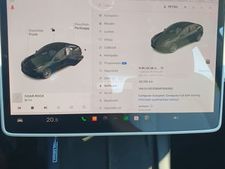 Tesla Model 3 foto 8