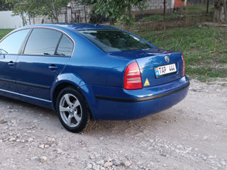 Skoda Superb foto 2