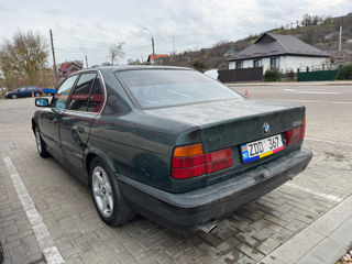 BMW 5 Series foto 2