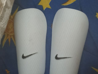 Vând apărători Nike original foto 2