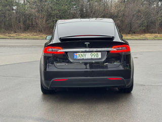 Tesla Model X foto 6