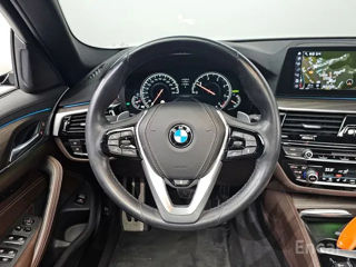 BMW 5 Series foto 11