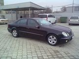 Mercedes E-Class foto 1