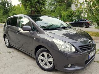 Toyota Verso foto 1