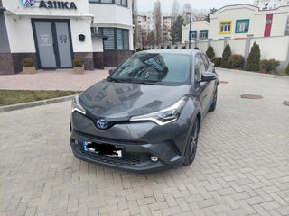 Toyota C-HR foto 2