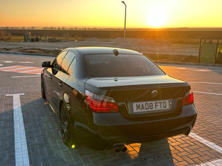 BMW 5 Series foto 3