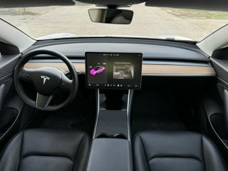 Tesla Model 3 foto 6