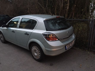 Dezmembram Opel Astra j Opel Astra H foto 3