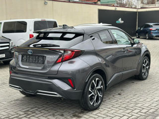 Toyota C-HR foto 4