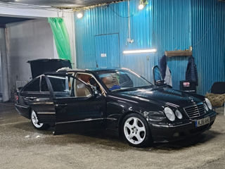 Mercedes E-Class foto 10