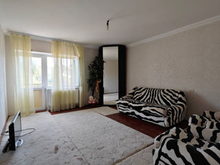 Se vinde o casă spațioasă cu două etaje în Bălți! foto 9