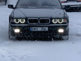 BMW 7 Series фото 7