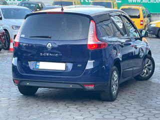 Renault Grand Scenic foto 4