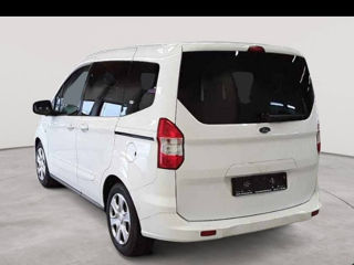 Ford Tourneo Courier foto 3