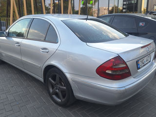 Mercedes E-Class foto 3