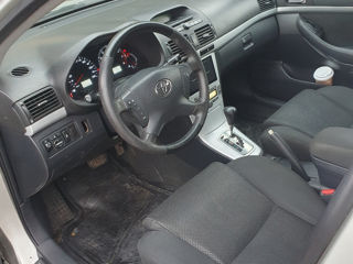 Toyota Avensis foto 7