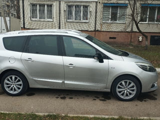 Renault Grand Scenic foto 2