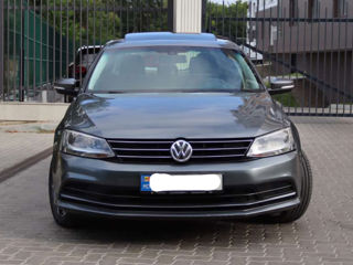 Volkswagen Jetta foto 1