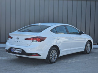 Hyundai Elantra foto 5