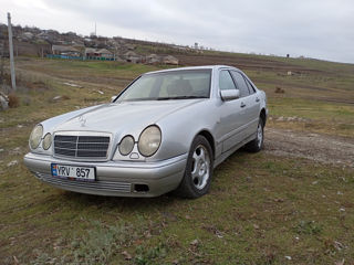 Mercedes E-Class foto 5