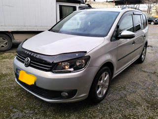 Volkswagen Touran foto 2