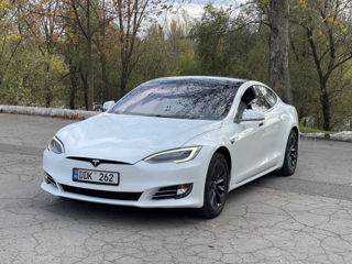 Tesla Model S foto 1