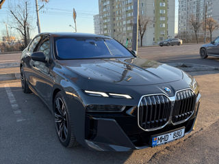 BMW 7 Series foto 2