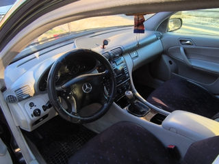 Mercedes C-Class foto 7