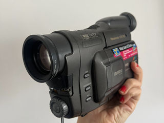 Видеокамера Panasonic VX10