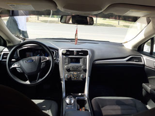 Ford Fusion foto 8