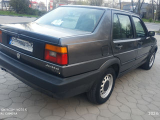 Volkswagen Jetta foto 3