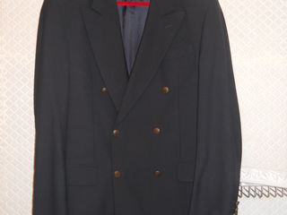 продам мужской пиджак размер : 50 за 150 лей