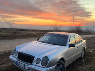 Mercedes E-Class foto 6