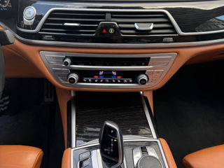 BMW 7 Series foto 4