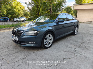 Skoda Superb foto 1