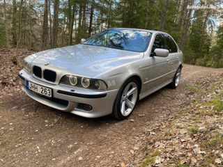 BMW 5 Series foto 2