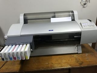 Широкоформатный струйный принтер Epson Stylus Pro 7600 foto 1