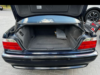 BMW 7 Series foto 8