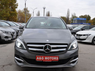 Mercedes B-Class foto 2